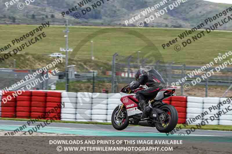 cadwell no limits trackday;cadwell park;cadwell park photographs;cadwell trackday photographs;enduro digital images;event digital images;eventdigitalimages;navarra;no limits trackdays;peter wileman photography;racing digital images;trackday digital images;trackday photos